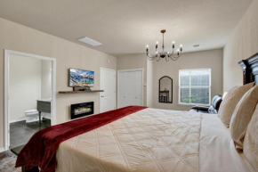 Cozi Cottage with Courtyard! - 2 Min to Wineries!